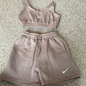 Nike sweatshorts and top set!